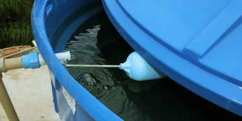 4 problemas que podem causar vazamento de caixa-d’água