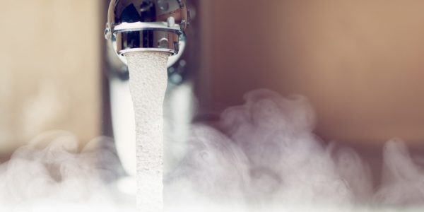 Torneira com água quente: quais as possibilidades de uso na cozinha e no banheiro?