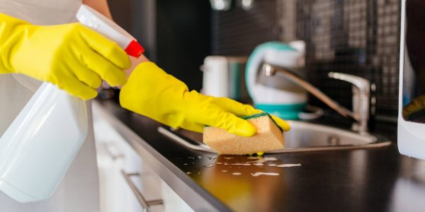 6 dicas eficientes de como limpar a casa durante a quarentena
