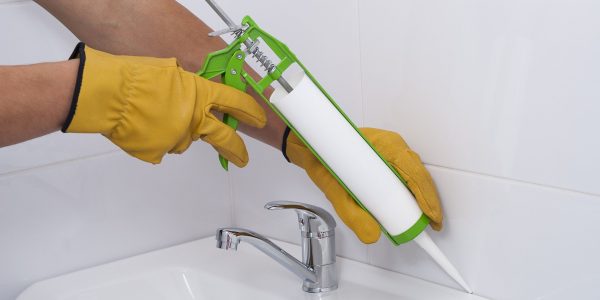 Entenda agora as diferenças entre silicone acético e silicone neutro